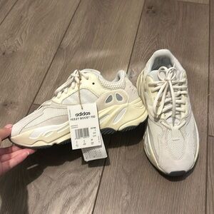 Yeezy Boost 700 'Analog'